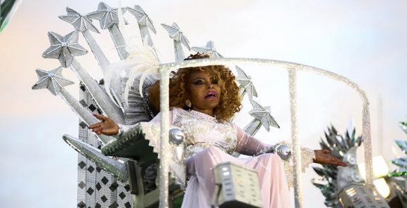 Elza Soares no abre-alas da Mocidade em 2019